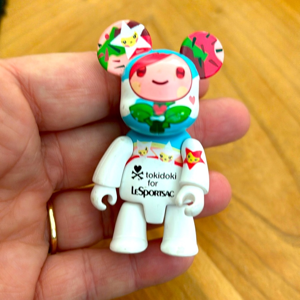 Vintage TOY2R Tokidoki for LeSportsac Edition Qee Bear figure 2006